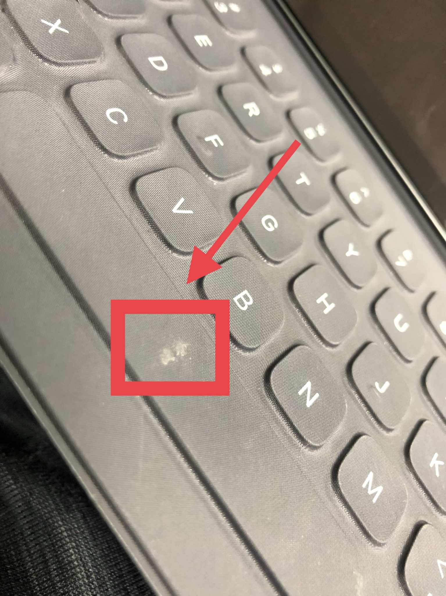 破れたスマートキーボード